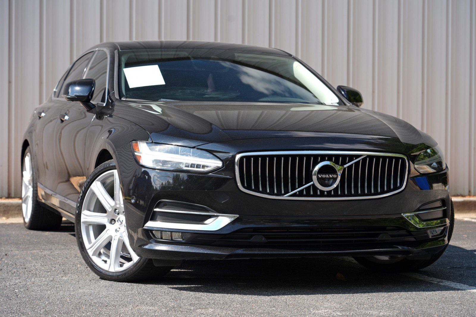 Used 2018 Volvo S90 T6 Inscription w/ Convenience Package AWD/4WD image 2
