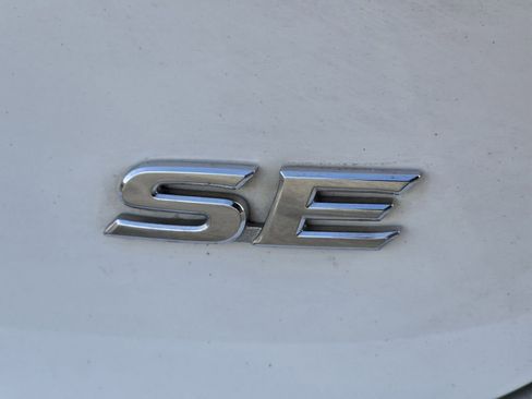 Used 2020 Toyota Camry SE image 23