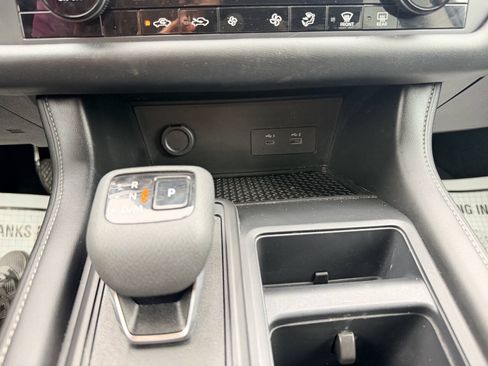 Used 2025 Nissan Pathfinder S FWD image 32