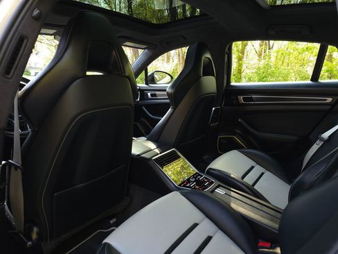 Used 2020 Porsche Panamera 4S image 15