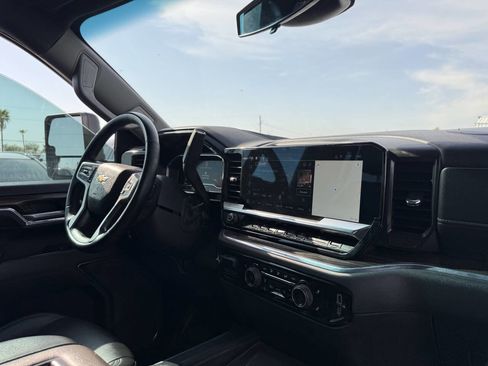 Used 2024 Chevrolet Silverado 2500 LT image 24