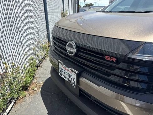 Certified 2025 Nissan Kicks SR FWD image 1