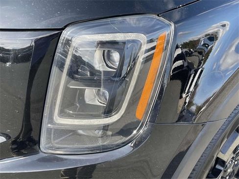 Used 2022 Kia Telluride SX w/ SX Prestige Package image 12