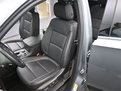 Certified 2023 Chevrolet Traverse LT image 11