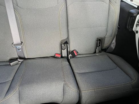 Used 2025 Jeep Wrangler Unlimited Sahara AWD/4WD image 37