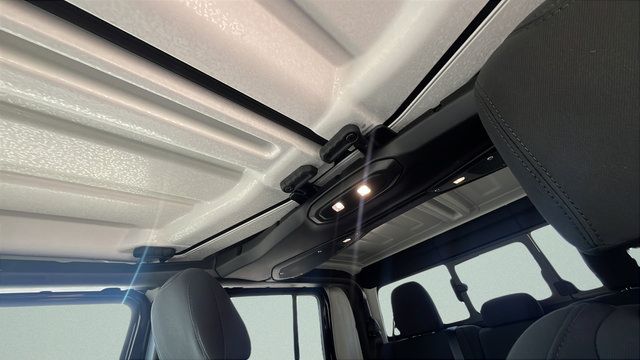 Used 2026 Jeep Gladiator Mojave AWD/4WD image 19