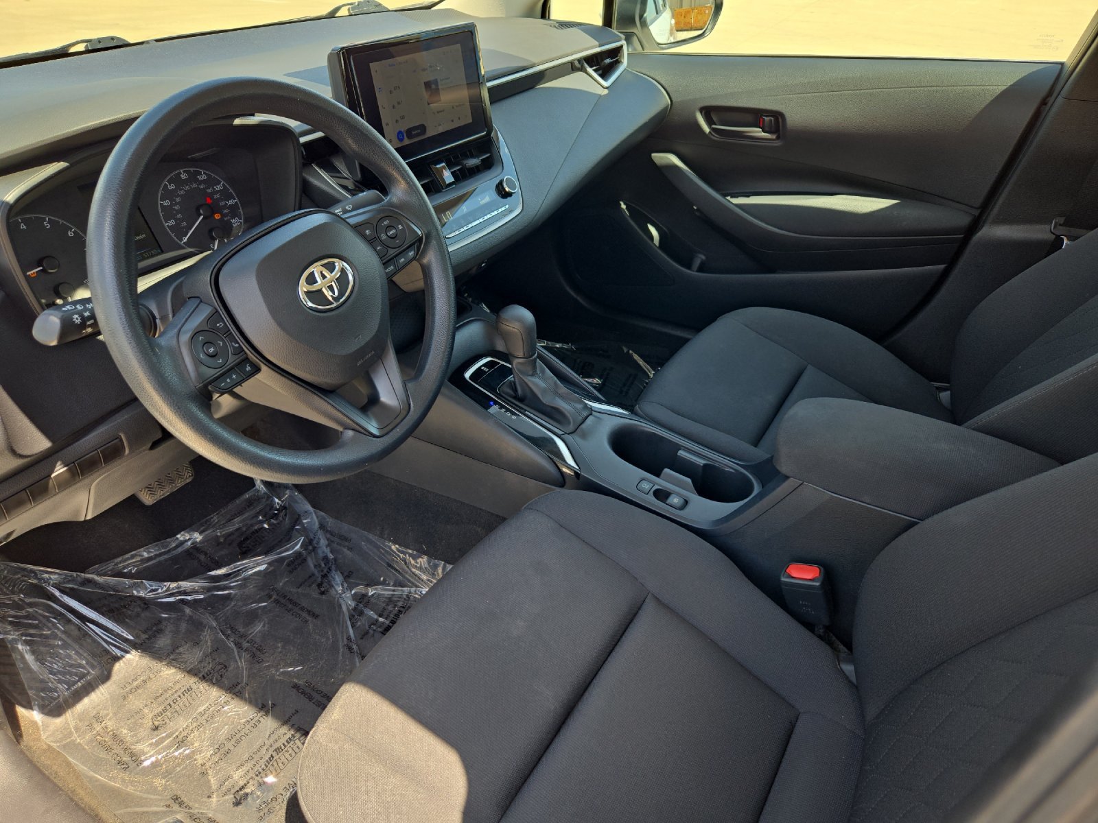Used 2023 Toyota Corolla LE FWD image 9