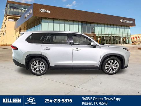 Used 2024 Toyota Grand Highlander AWD Hybrid image 9