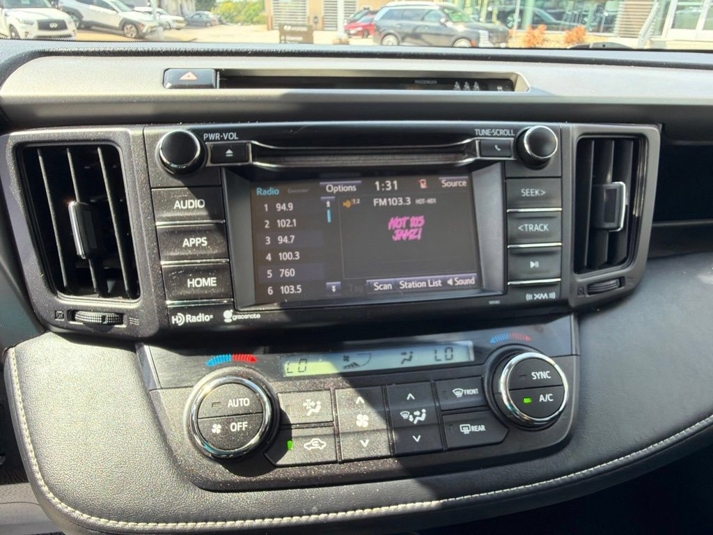 Used 2017 Toyota RAV4 XLE w/ Carpet Mat Package AWD/4WD image 24
