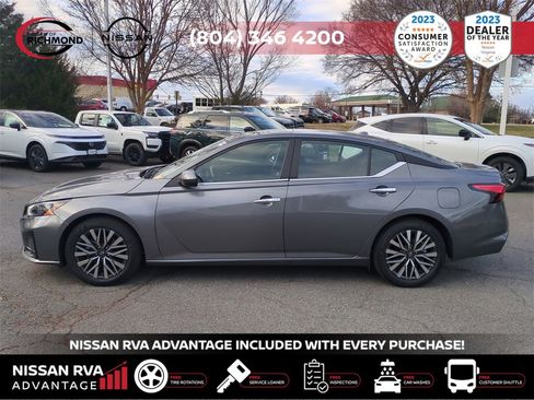 Used 2025 Nissan Altima 2.5 SV w/ SV Premium Package image 7