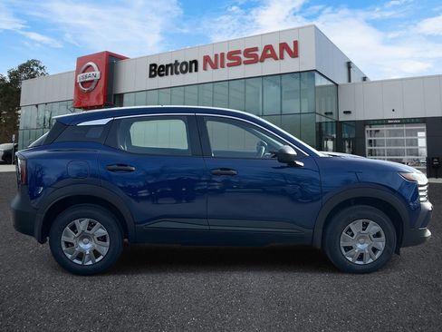 New 2026 Nissan Kicks S image 3