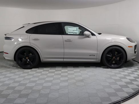 New 2026 Porsche Cayenne GTS AWD/4WD image 8