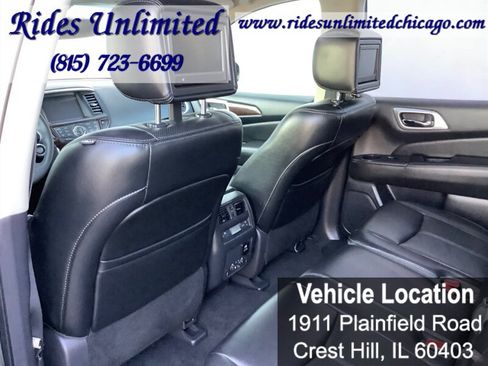 Used 2015 Nissan Pathfinder Platinum w/ Family Entertainment Package AWD/4WD image 33