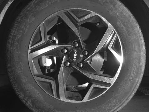 Used 2025 Kia Sportage LX image 12