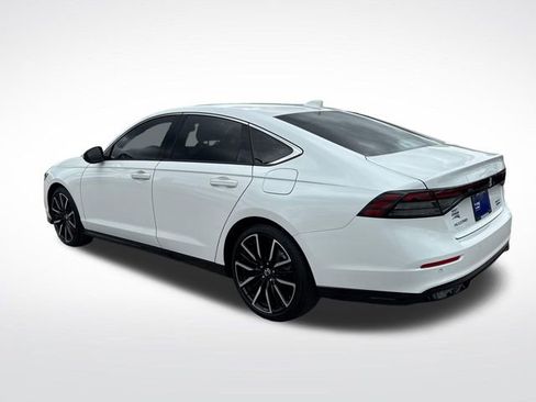 Used 2025 Honda Accord Touring image 3