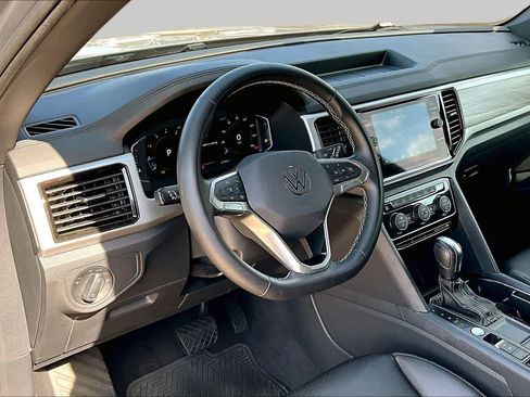 Used 2023 Volkswagen Atlas Cross Sport SE FWD image 17