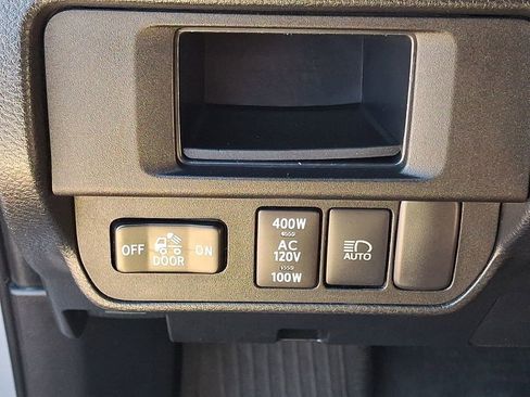 Used 2019 Toyota Tacoma SR AWD/4WD image 24