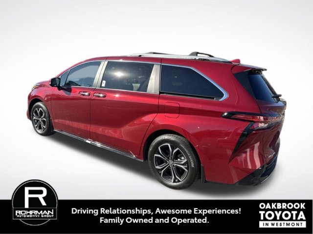 Used 2026 Toyota Sienna Platinum AWD/4WD image 2