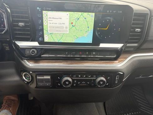 Used 2025 Chevrolet Silverado 2500 LT w/ Convenience Package image 15