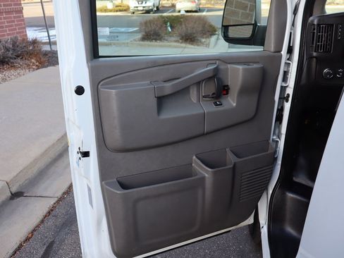 Used 2020 Chevrolet Express 2500 w/ Enhanced Convenience Package image 24
