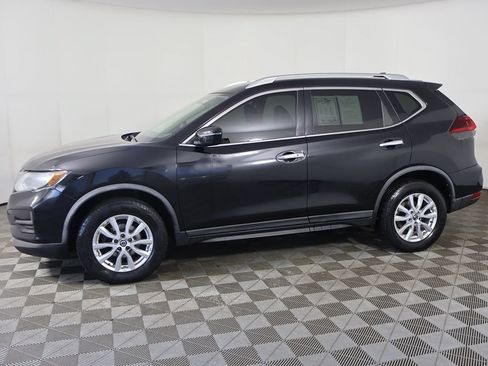 Used 2018 Nissan Rogue SV AWD/4WD image 16