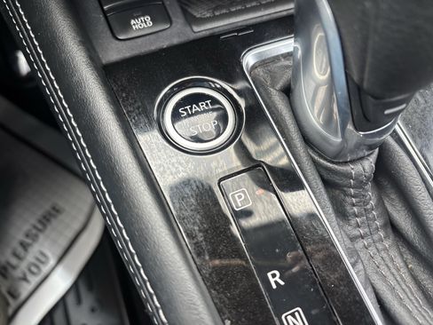 Used 2023 Nissan Kicks SR w/ Exterior Package FWD image 33