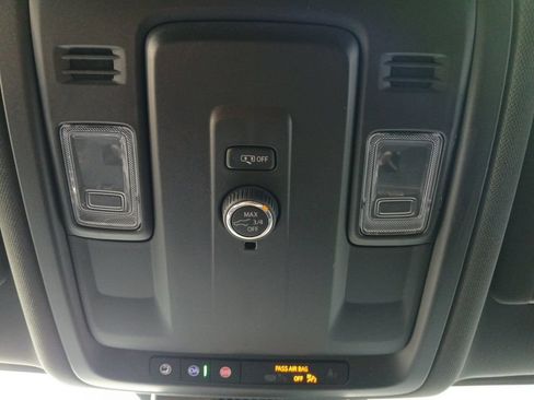 Used 2025 Chevrolet Tahoe LT RWD image 7