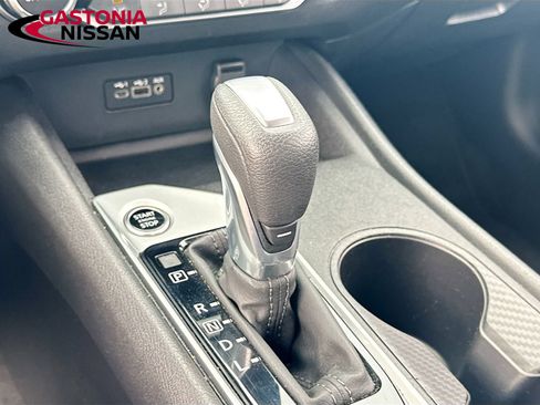 Used 2025 Nissan Altima 2.5 SV FWD image 22