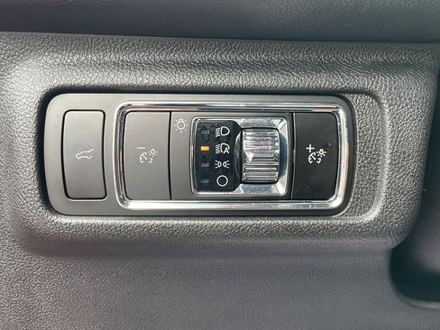 Used 2024 Lincoln Corsair Reserve w/ Equipment Group 201A AWD/4WD image 12
