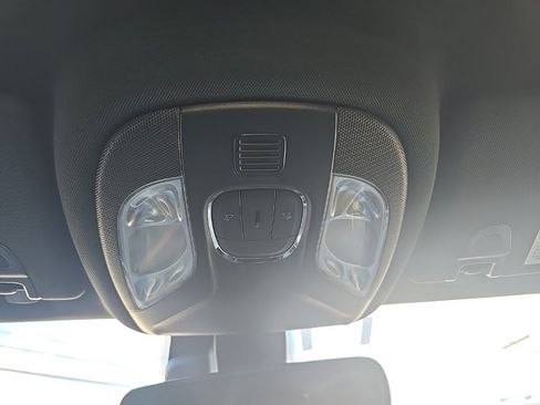 Certified 2024 Jeep Compass Limited image 32