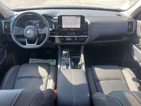 Used 2025 Nissan Pathfinder SL w/ SL Premium Package image 28