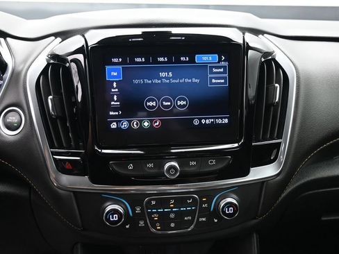 Used 2020 Chevrolet Traverse LT FWD image 19