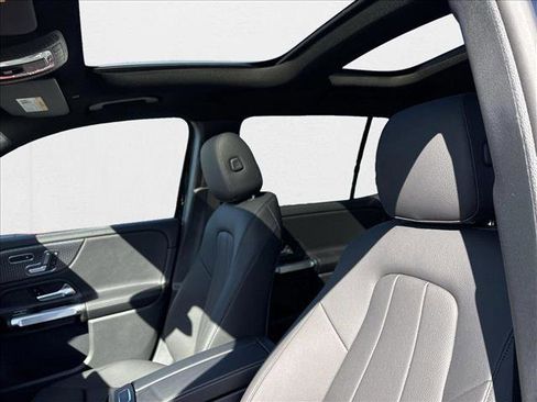 New 2025 Mercedes-Benz GLB 250 4MATIC image 14