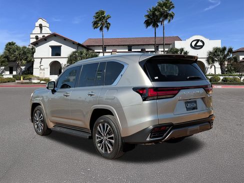 Used 2023 Lexus LX 600 4WD w/ Interior Upgrade Package image 4