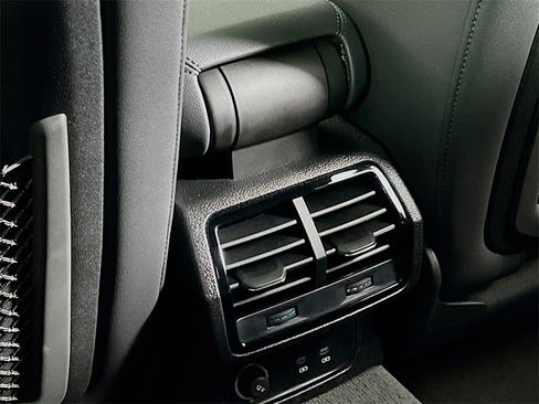 New 2025 Audi Q3 2.0T Premium image 24