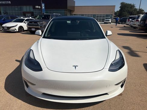 Used 2022 Tesla Model 3 RWD image 2