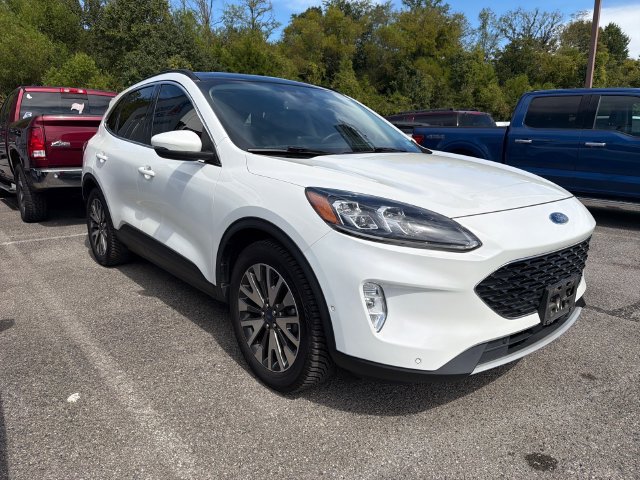 Certified 2020 Ford Escape Titanium w/ Titanium Premium Package 2.0 AWD/4WD image 4