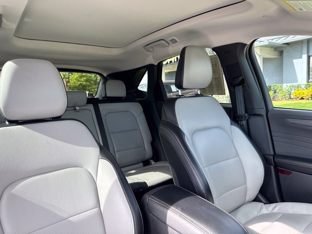 Used 2025 Ford Escape Platinum AWD/4WD image 12