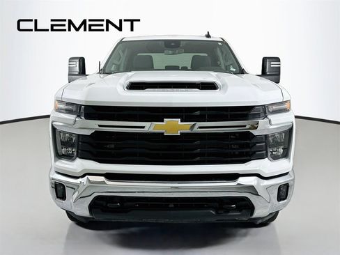 Used 2026 Chevrolet Silverado 2500 LT AWD/4WD image 3