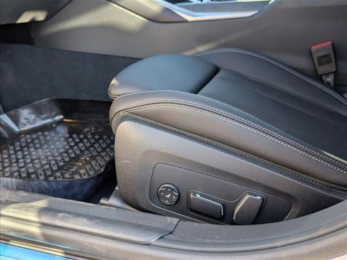 New 2026 BMW 330i Sedan w/ Premium Package image 4