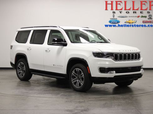 Used 2025 Jeep Wagoneer Series II AWD/4WD image 1