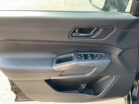 Used 2025 Nissan Pathfinder Rock Creek AWD/4WD image 10