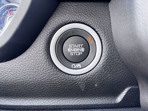 Used 2023 RAM 1500 Laramie AWD/4WD image 19