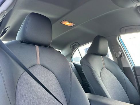 Used 2020 Toyota Camry LE image 18