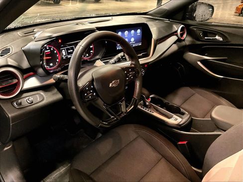 Used 2024 Chevrolet Trax RS image 8