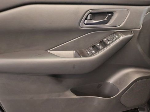 New 2026 Nissan Rogue S image 9