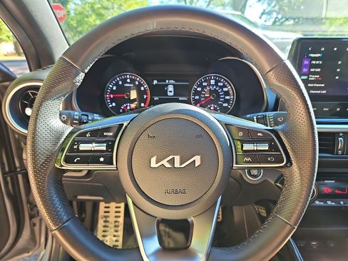 Used 2023 Kia Forte GT-Line FWD image 19