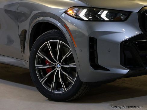 New 2026 BMW X5 xDrive40i w/ M Sport Package AWD/4WD image 3