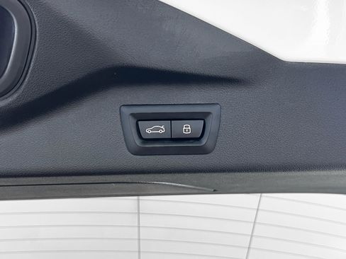 Used 2024 BMW X7 xDrive40i w/ Executive Package image 33