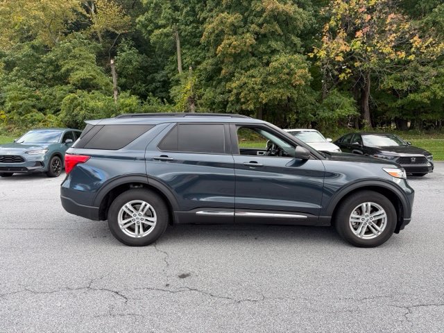Used 2022 Ford Explorer XLT w/ Equipment Group 202A AWD/4WD image 10